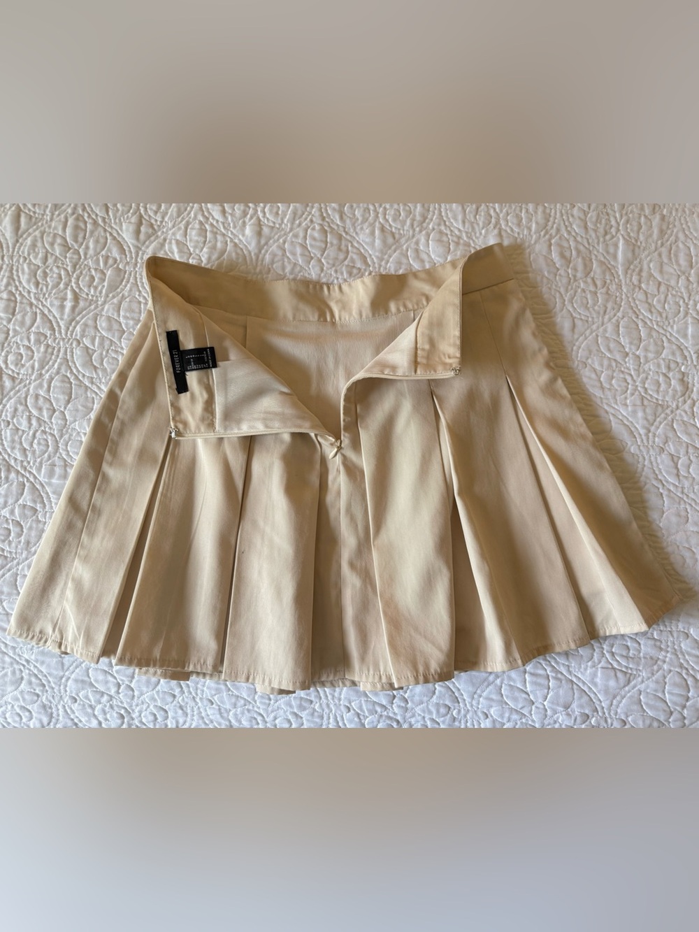 Forever 21 Junior’s L Pleated Lined Khaki Skirt - Picture 4 of 6